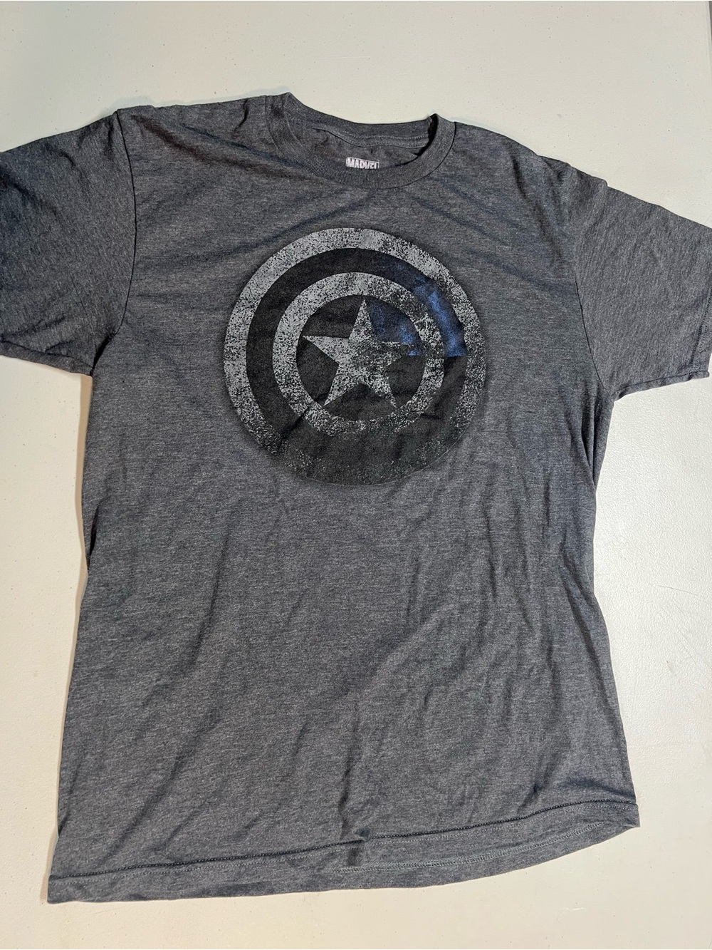 Marvel Captain America Shield Graphic T-Shirt Gray Men’s Medium Distressed Logo